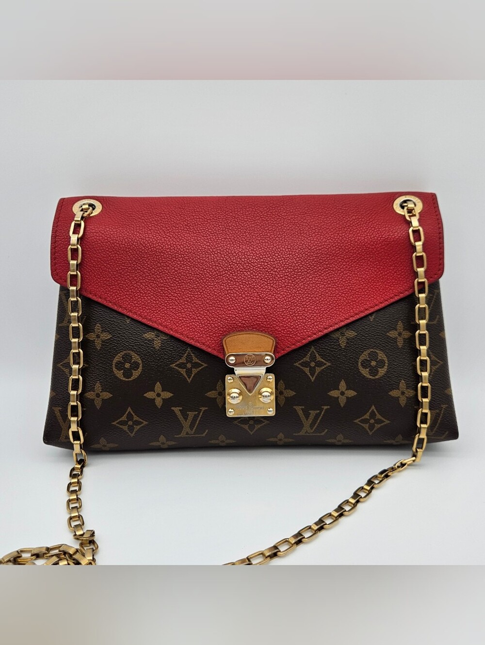 Authentic Louis Vuitton Pallas Chain #4415M